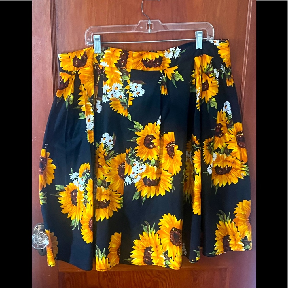 Sunflower skirt,pleated,flattering black circle skirt lightly swishes when walk